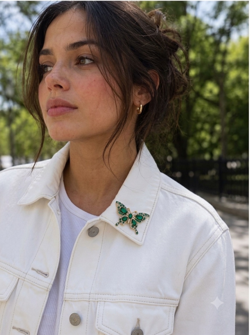 Gold & Emerald NWT Green Butterfly
Crystal Brooch Gift ready retail $42 - Picture 4 of 10